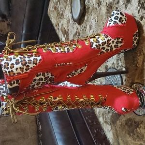 Alba Size 8 Red with Animal print